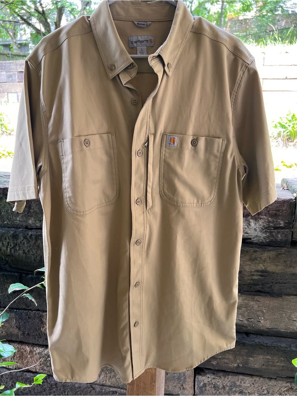 Carhartt Men’s Short-Sleeve Button-Down Shirt in Khaki/Tan